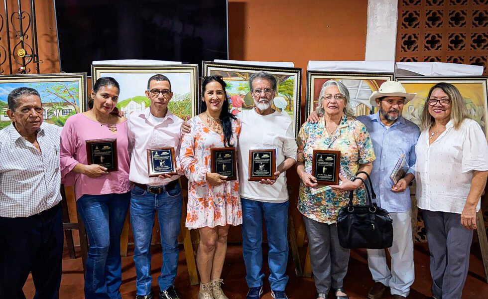 Reconocimiento a Pintores de Yumbo